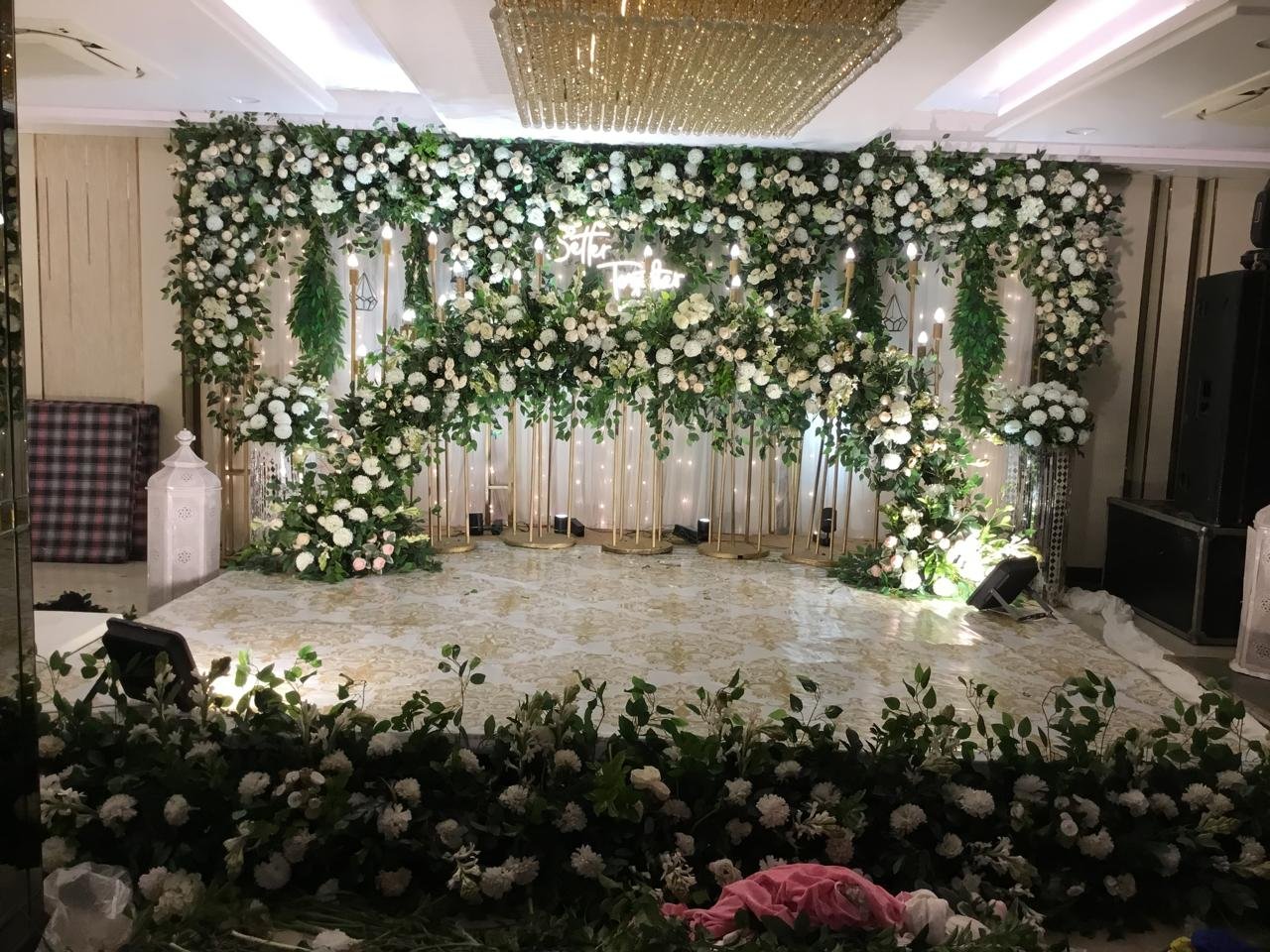 Geometric modern floral stage