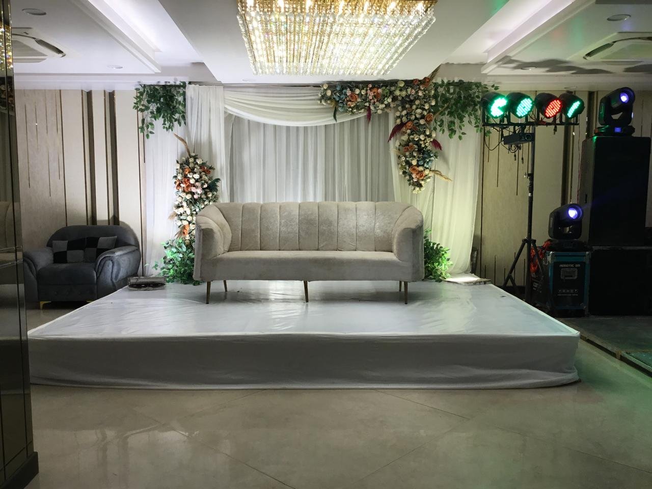 Geometric modern floral stage