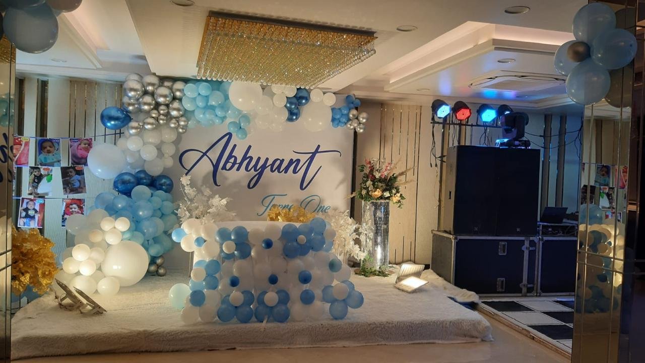 Geometric modern floral stage