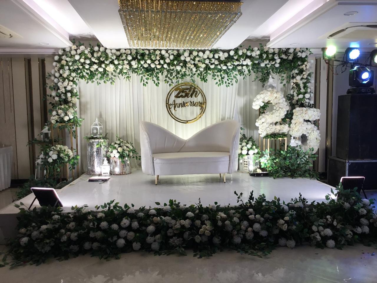 Geometric modern floral stage